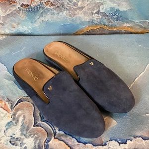 Vionic Carnegie mule